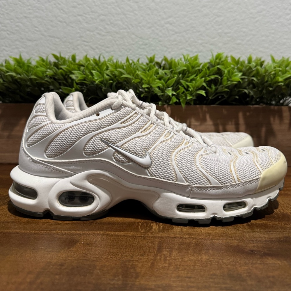 Nike Air Max Plus Triple White Running Shoes 604133-139 Men’s Size 9.5